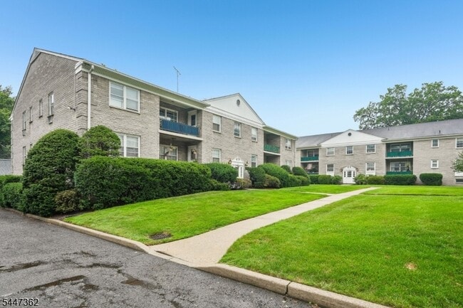 135 S Maple Ave