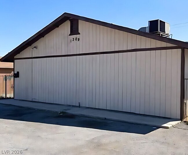 Photo - 1309 E Cartier Ave