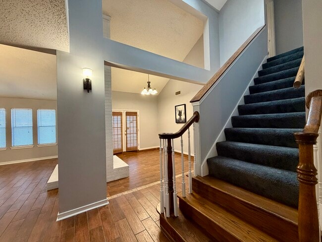 Photo - 1020 Mcdale Ln