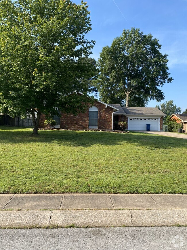 Front View - 2016 W Jefferson St Rental