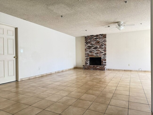 Photo - 3/2 with pool near Merced College