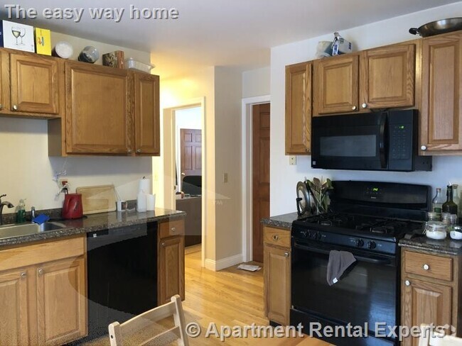 Building Photo - Cambridgeport 3 Bedroom Fully Renovated- H... Rental