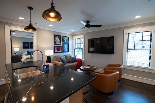 Photo - 2030 W Trade St