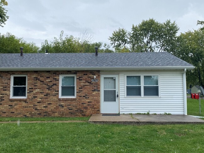 Building Photo - 2702 Dale Dr Unit A