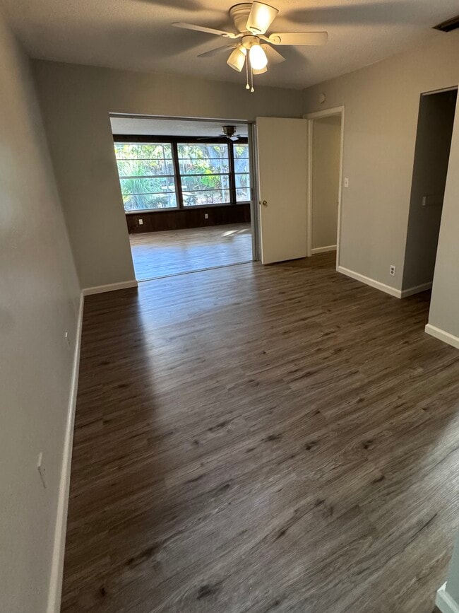 Photo - 615 Heritage Ln