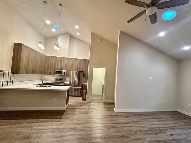 Building Photo - 2309 K St Unit #201