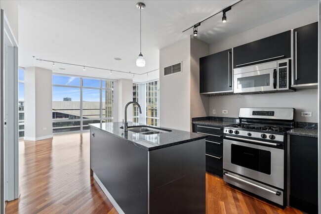 510 W Erie St Unit 805