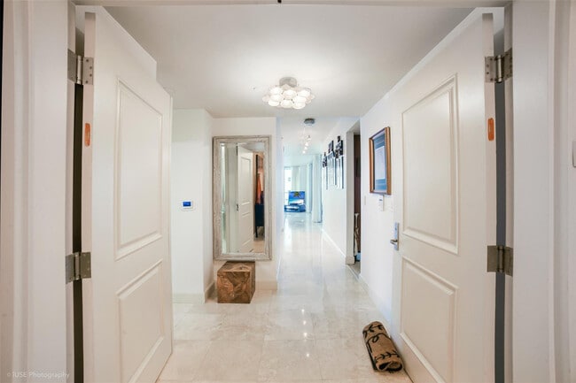 Building Photo - 3101 S Ocean Dr Unit 401