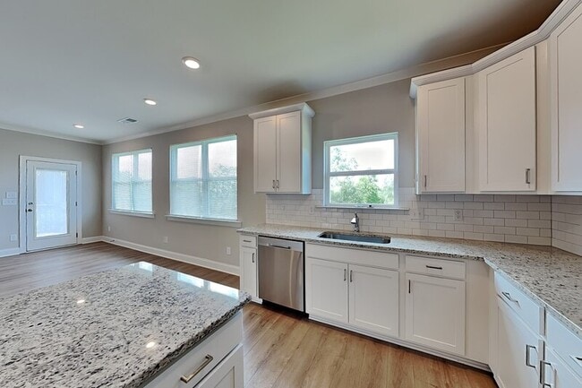 Photo - 1121 Camellia Ridge Dr