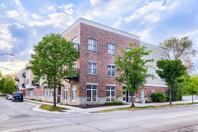 Photo - 2850 Cedar Ave S Unit 202