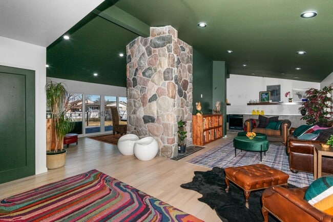 Photo - 16615 Walcliff Dr