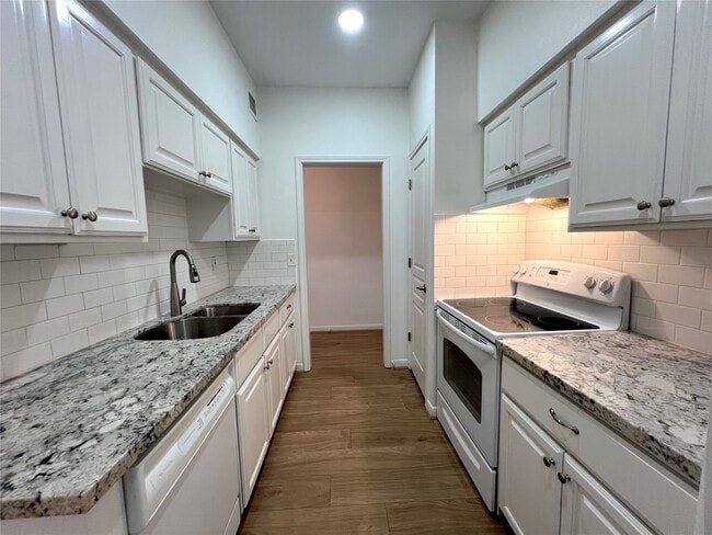 Photo - 2425 Underwood St Unidad 154