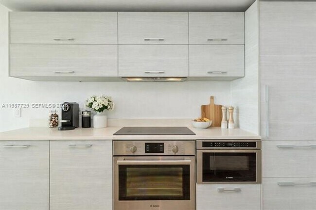 Photo - 650 NE 32nd St Unit 650 NE 32nd St # 3406