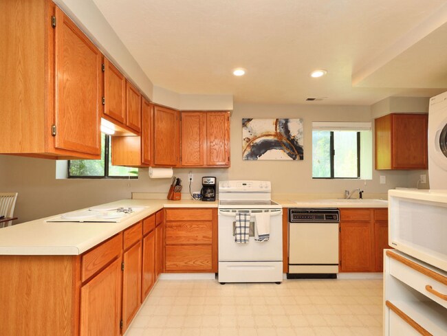 Photo - 7564 S 3500 E Unidad A