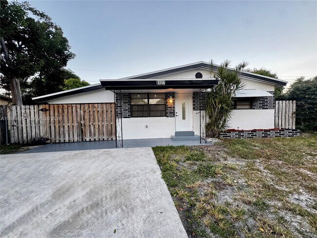 Photo - 6137 Dewey St