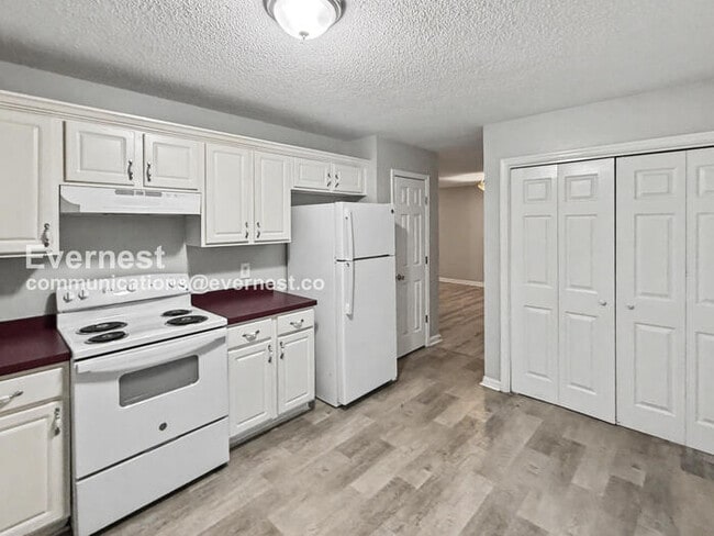 Photo - 1104 Oak Creek Trail