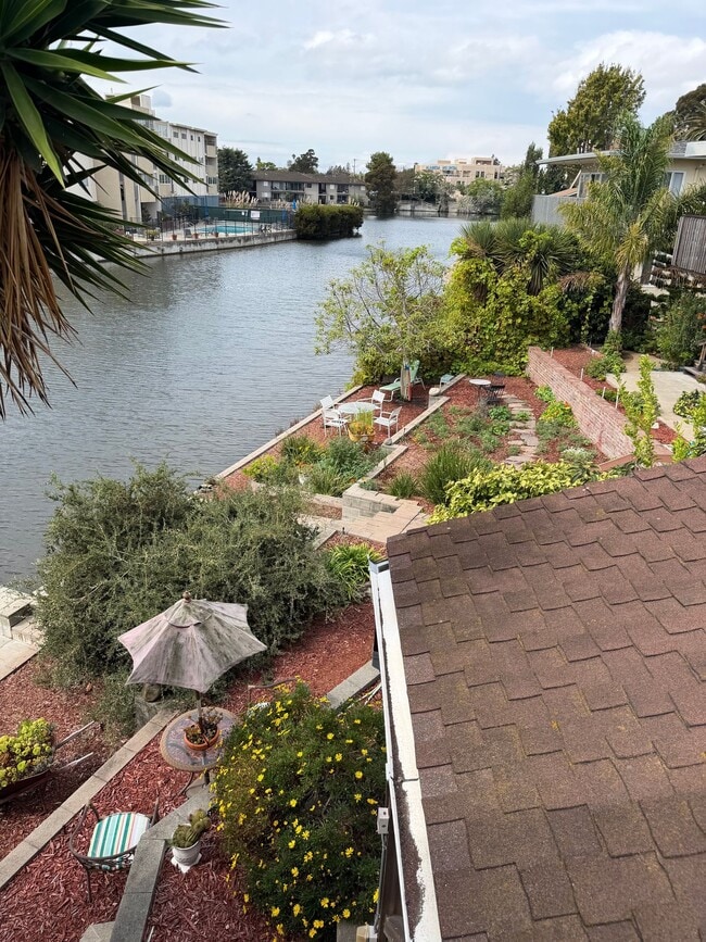 Building Photo - Spacious Apartments in the Desirable Bronze Coast Neighborhood Unit 867-D