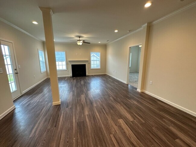 Photo - Townhouse / Whitsett