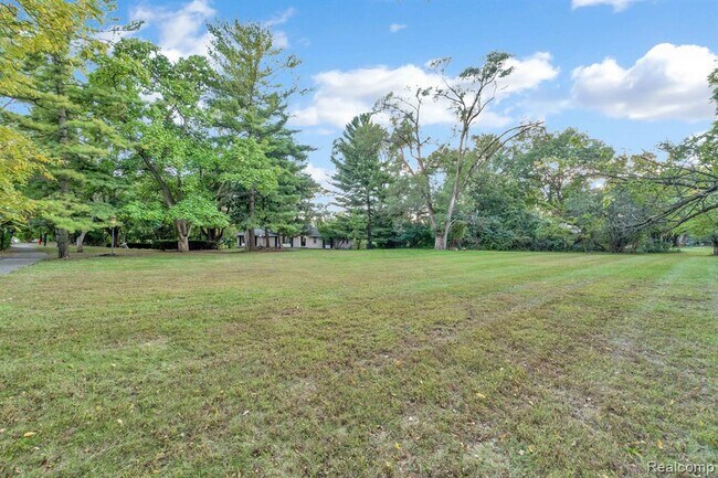 Photo - 6750 Franklin Rd