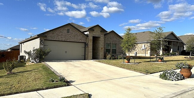 Photo - 2418 Corradino St