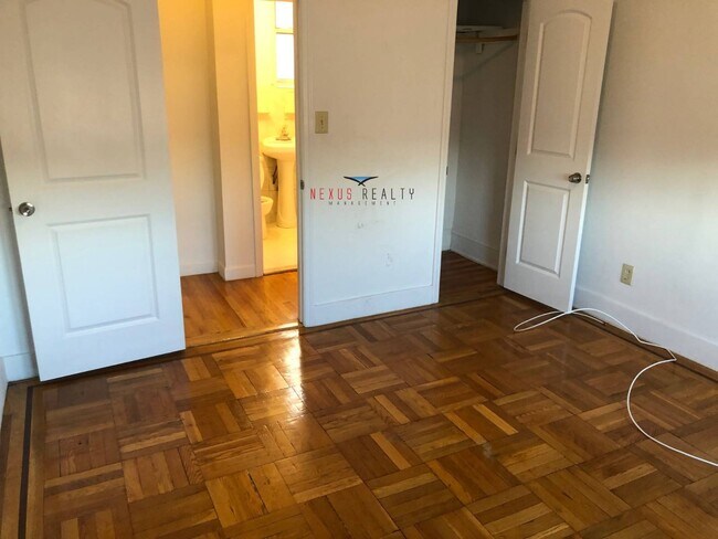 Photo - 30-26 35th St