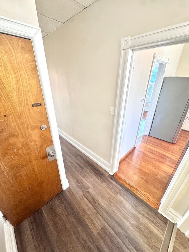 Photo - 1149 W Turner St Unit 3rd Floor