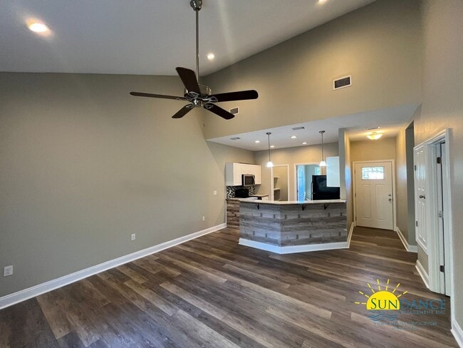 Photo - Beautiful 3 Bedroom Duplex In Defuniak Spr...