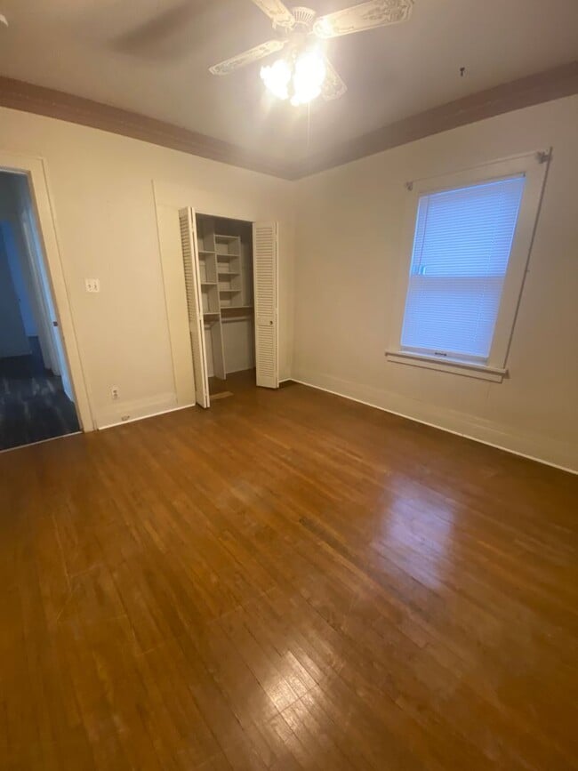 Photo - 905 Baltimore St