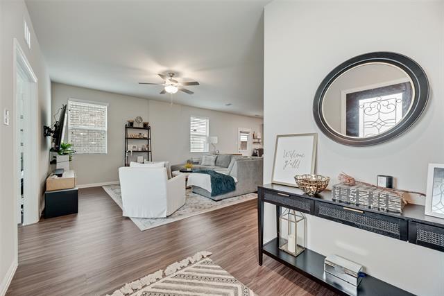 Photo - 3830 Norway Mews