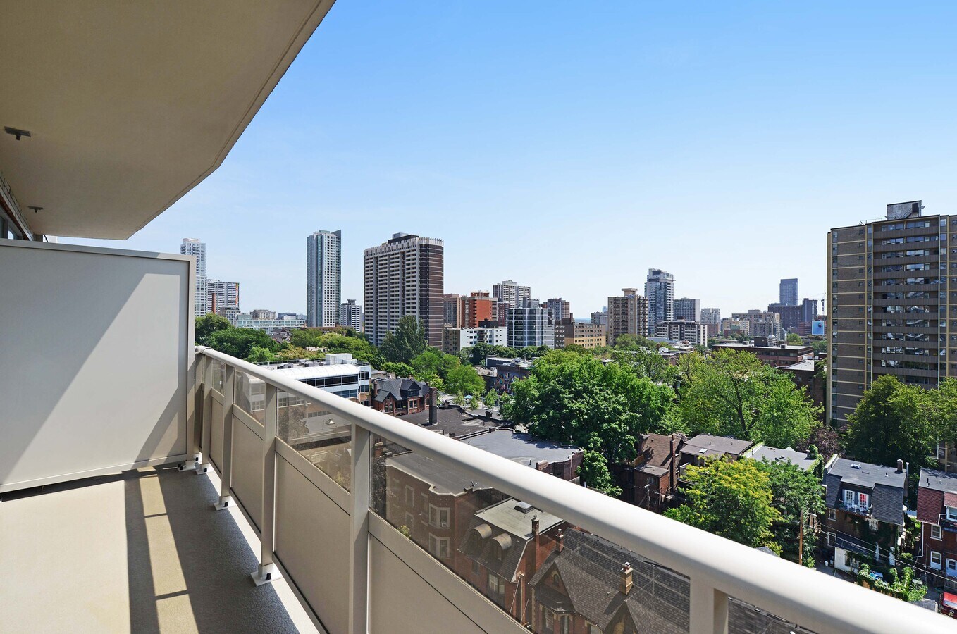 Photo - Bloor Yonge Tower Unit 01003