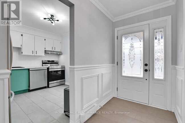 Photo - 1286 Cedarcroft Crescent