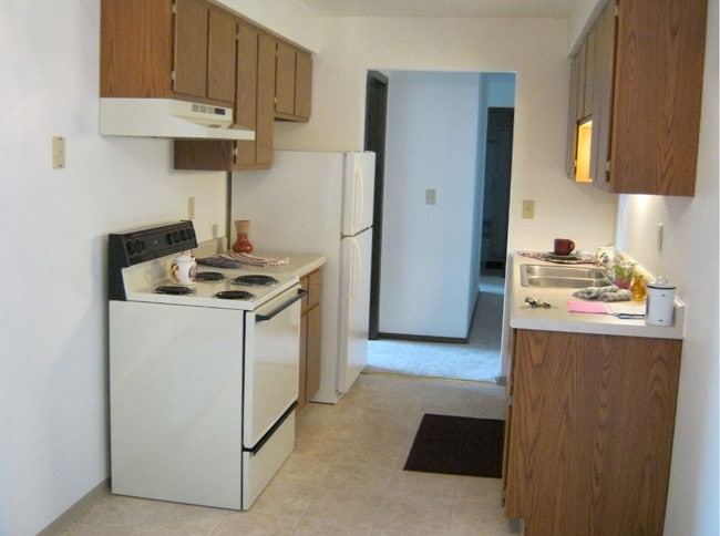 Kitchen - Matthias Court Apartments