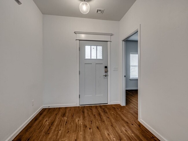 Photo - 4 Bedroom + Yukon Schools