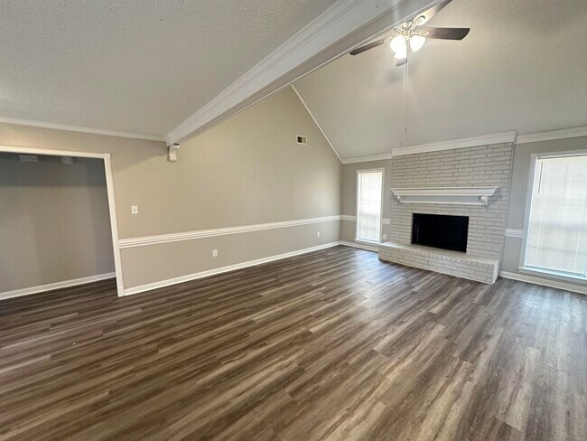 Photo - 4627 Chelwood Dr