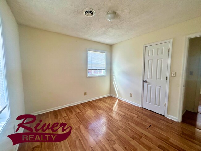 Photo - 3211 Kevin Dr