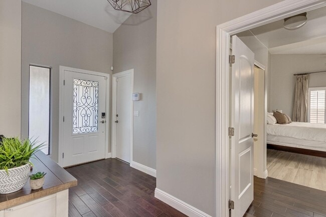 Photo - 6218 E Waltann Ln