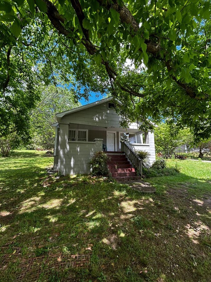 Photo - 229 E 54th St