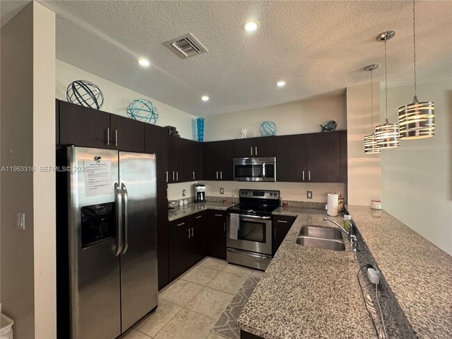 Photo - 2333 SE 5th St