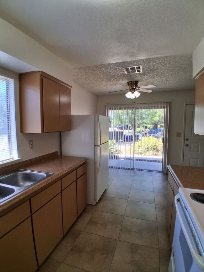 Photo - 3037 W Pontiac Way Unit 101