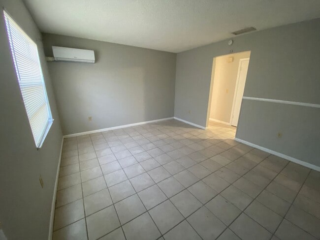 Photo - 2 Bedroom 1 Bath Duplex in Lakeland for RENT!