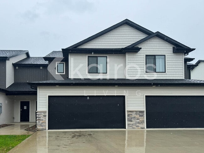 Building Photo - 6914 Bluebell Ct