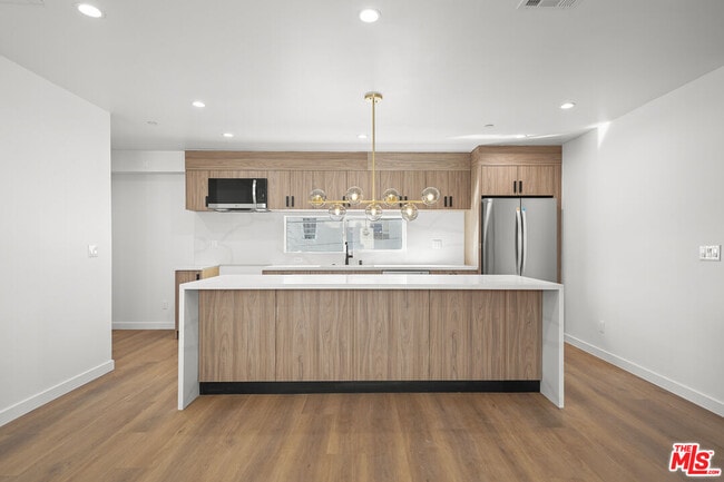 Photo - 819 N McCadden Pl Unit 2