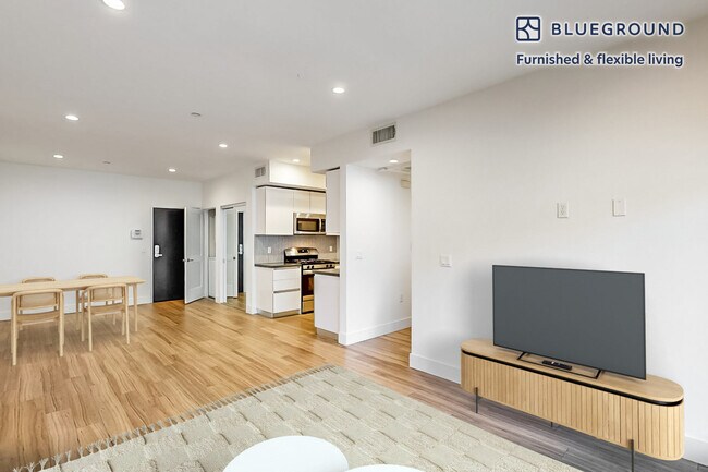 Photo - 518 N Gramercy Pl Unidad ID9356A