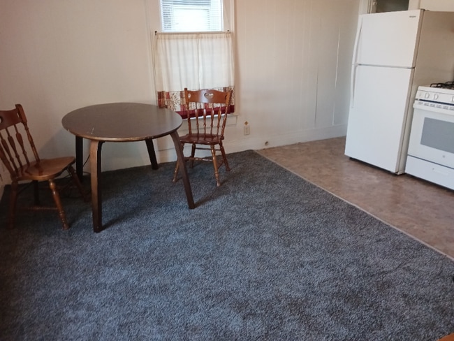 Photo - 721 W Main St