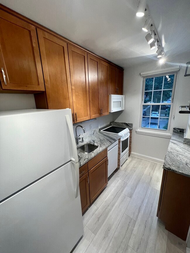 Photo - 7 E Glebe Rd Unit C
