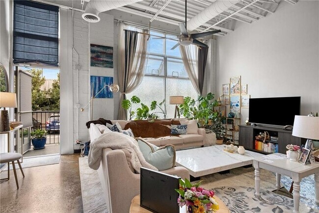 Building Photo - 5200 Peachtree Rd Unit 2116 Rental