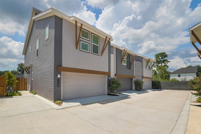 862 Paul Quinn St