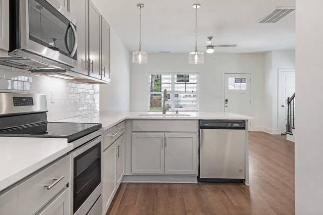 Photo - 105 Huntley Dr