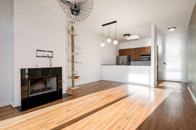 Photo - 2089 W Wabansia Ave Unidad 306