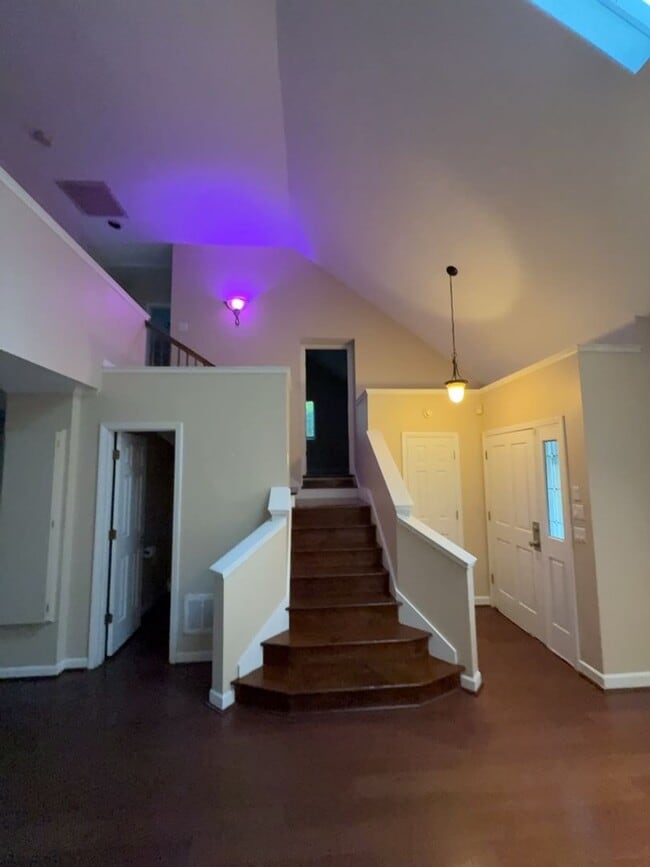 108 Riverwalk Ct